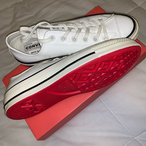 ❌SOLD❌Vintage Sneakers - Picture 2 of 7